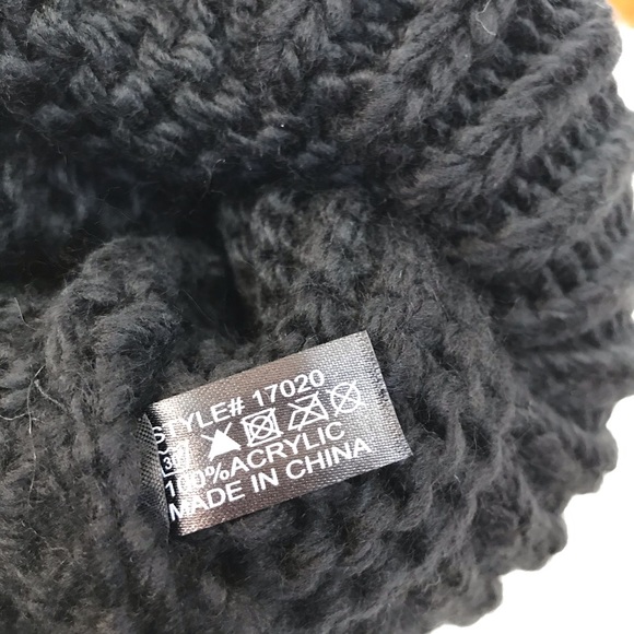 New Windsor knit black hat - Picture 3 of 3